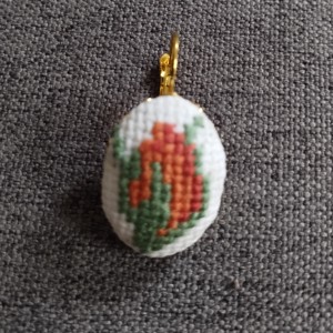 cercei brodați cu trandafir -  - Artynos.ro