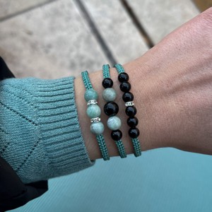 Brățară macramé chinezească cu amazonită și onix -  - Artynos.ro
