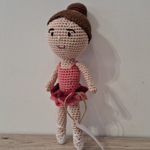 Laura, balerină amigurumi - jucării și echipamente pentru copii - plușuri - păpușă croșetată, păpușă de pluș - Artynos.ro