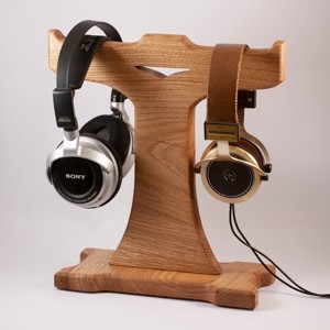 Suport dublu pentru casti, , , Suport pentru casti din stejar.
Dimensiuni: miez: 32 cm, latime: 30 cm, baza: 26x11,5 cm.
Finisat.
..., ARTYNOS