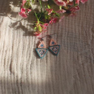 Cercei in culori pastelate - bijuterii - cercei - cercei din mărgele - Artynos.ro