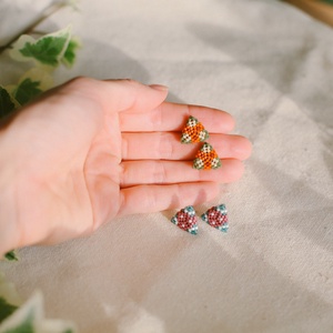 Cercei tinta / stud colorati - bijuterii - cercei - cercei din mărgele - Artynos.ro