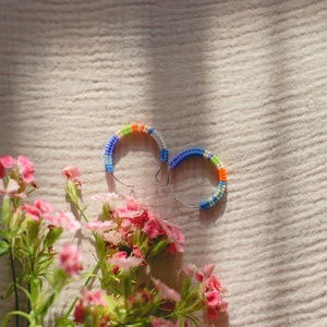 Cercei colorati de tip hoops - bijuterii - cercei - cercei din mărgele - Artynos.ro