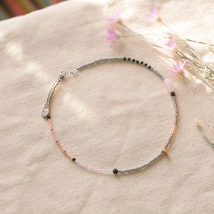 Colier din margele colorate la baza gatului, Bijuterii, Coliere, Coliere din margele, Confectionarea bijuteriilor, ARTYNOS