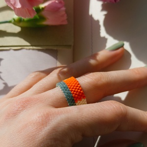 Inel din margele colorate - bijuterii - inele - inele cu pietre semiprețioase - Artynos.ro