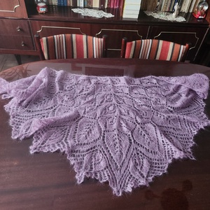 Sal tricotatpetale de trandafir - îmbrăcăminte și modă - haine damă - poncho - Artynos.ro