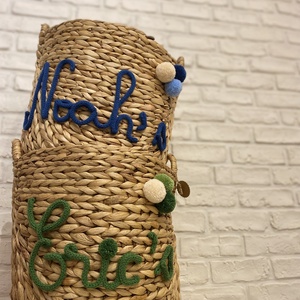 Coș nuiele personalizat cu șnur tricotat - casă & stil de viață - echipament pentru camera copiilor - cutii depozitare jucării - Artynos.ro