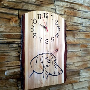 Ceas de perete mare din lemn cu câine dachshund -  - Artynos.ro