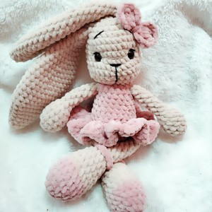Iepuras crosetat amigurumi - Artynos.ro