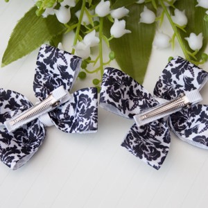 Clemă de păr Masnis Ornament floare - Negru / Alb -  - Artynos.ro