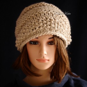 CSIGASAPI - pălărie tricotată manual / bej - îmbrăcăminte și modă - eșarfe, pălării, fularuri - căciulă - Artynos.ro