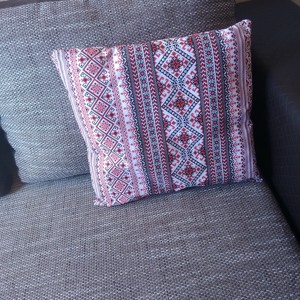 Kalotaszegi modelat decorative perna capac - perna interioara cu fermoar poate fi comandat in variantele - Artynos.ro