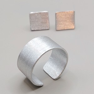 Minimală în formă de pană din aluminiu - bijuterii - seturi de bijuterii - Artynos.ro Minimală în formă de pană din aluminiu - bijuterii - seturi de bijuterii - Artynos.ro