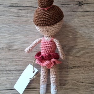 Laura, balerină amigurumi - jucării și echipamente pentru copii - plușuri - păpușă croșetată, păpușă de pluș - Artynos.ro