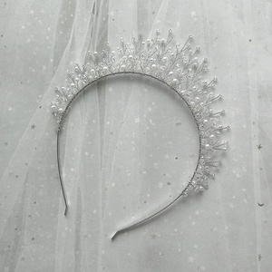 Tiara mireasa cu perle si cristale - accesorii nuntă - ornamente de păr de nuntă - accesorii păr nuntă - Artynos.ro