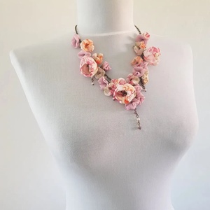 Colier floral - bijuterii - coliere - coliere statement - Artynos.ro