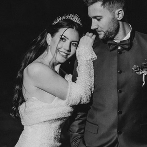 Tiara cu perle si cristale - accesorii nuntă - ornamente de păr de nuntă - accesorii păr nuntă - Artynos.ro