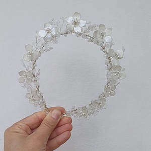 Tiara florala mireasa - Blossom Muse - accesorii nuntă - ornamente de păr de nuntă - accesorii păr nuntă - Artynos.ro