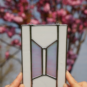 Logo din sticla iridiscenta kpop - arte vizuale și accesorii  - alte arte - Artynos.ro