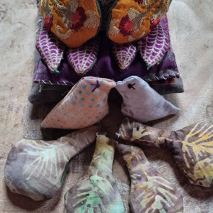 Zână (cuvertură textilă pentru copii) - jucării și echipamente pentru copii - jocuri de gândire - curcubeu montessori, jocuri waldorf - Artynos.ro