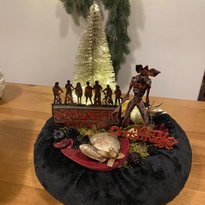 Decorațiuni pentru masă Stranger Things  - casă & stil de viață - decorațiuni de casă - decorațiuni de masă și rafturi - decorațiuni de masă - Artynos.ro