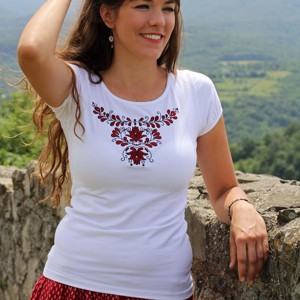 Tricou Szekler brodat - alb - îmbrăcăminte și modă - haine damă - tricou și top de damă - Artynos.ro