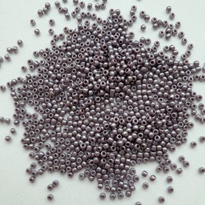 Toho Round Mantis Pearl - Dimensiune 11/0 - 10 grame per pachet - Opaque Lustered Levander, , , ARTYNOS