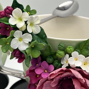 Set cafea/ceai cu farfurioara si lingurita Feminitate înfloritoare  Eleganță și rafinament într-o ceașcă - casă & stil de viață - accesorii pentru echipamente de bucătărie - accesorii de servire - cești cafea, set ceai - Artynos.ro
