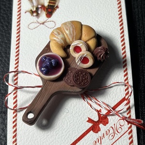 Martisor dulce brosa - bijuterii - mărțișor - Artynos.ro