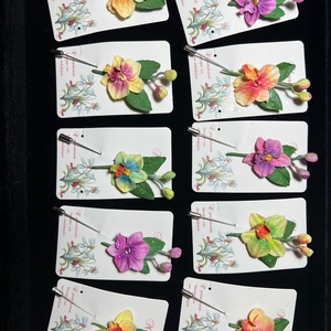 Mărțișor broșă � Orhidee în miniatură - bijuterii - mărțișor - Artynos.ro