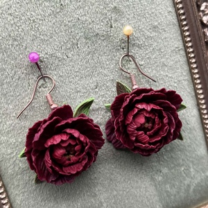 Cercei bujori din lut polimeric - Artynos.ro