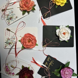 Martisor bujori din lut polimeric    - bijuterii - broșe - Artynos.ro