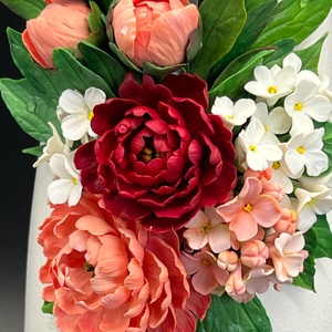 Vaza ceramica cu bujori si liliac-Primăvară Nesfârșită - casă & stil de viață - decorațiuni de casă - accesorii florale - vaze - Artynos.ro