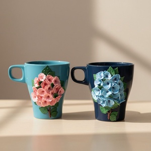 Cana ceramica cu hortensii  (set de 2 cani) - Artynos.ro