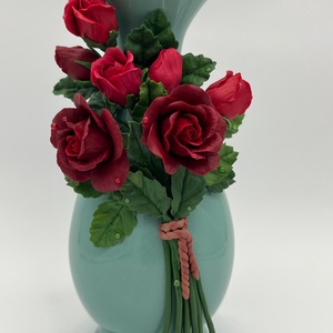 Vaza ceramica  cu trandafiri bordo. - casă & stil de viață - decorațiuni de casă - accesorii florale - vaze - Artynos.ro