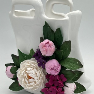 Vaza ceramica gentuta cu bujori din lut polimeric - casă & stil de viață - decorațiuni de casă - accesorii florale - vaze - Artynos.ro