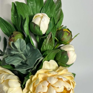  Vaza ceramica 22 cm cu bujori si eucalipt din lut polimeric - casă & stil de viață - decorațiuni de casă - accesorii florale - vaze - Artynos.ro