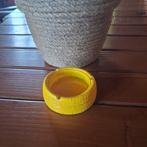 Scrumiera anvelopa :) galbena, Casa & Stil de viata, Decoratiuni de casa, Decoratiuni de masa si rafturi, Scrumiere, Ceramica, ARTYNOS