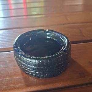 Scrumiera anvelopa :) neagra, Casa & Stil de viata, Decoratiuni de casa, Decoratiuni de masa si rafturi, Scrumiere, , ARTYNOS