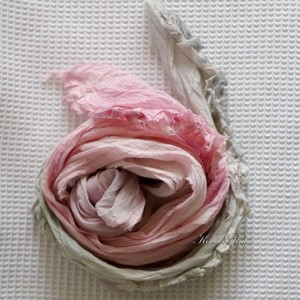 SYROME SCARLING / gri-roz - batik fular lung cu volane - îmbrăcăminte și modă - eșarfe, pălării, fularuri - eșarfe - Artynos.ro