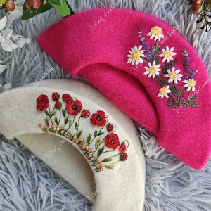 Bereta din lana cu broderie manuala florala - Artynos.ro