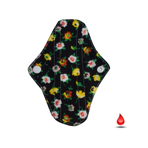 Absorbant intim lavabil din bumbac, zilnic, panty, floricele pe negru, 14 cm, 1 buc - Artynos.ro