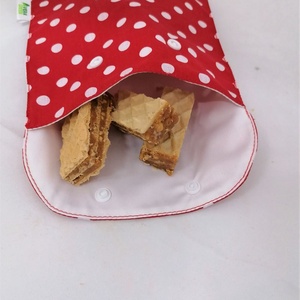 Snackbag pentru sandvisuri, merinde, snack, ecologic, no waste, marimea M, rosu cu buline - geantă și husă - cutie de prânz - pungă și cutie de prânz - Artynos.ro