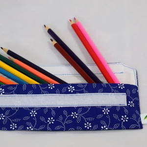 Suport pentru tacamuri, periute de dinti, penar, portfard reutilizabil din textil, albastru cu floricele - genți și portofele - recipient de prânz - suport pentru tacâmuri - Artynos.ro