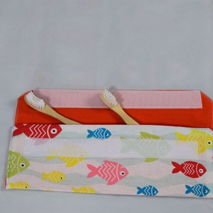 Suport pentru tacamuri, periute de dinti, penar, portfard reutilizabil din textil, pesti - genți și portofele - recipient de prânz - suport pentru tacâmuri - Artynos.ro