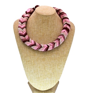 Colier boho din bumbac reciclat, zero waste, impletit, roz-mov - bijuterii - coliere - coliere cu multiple șiruri - Artynos.ro