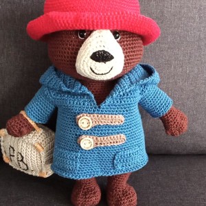 Paddington maci, , , Figurina amigurumi cu sapca, inalta de 30 cm, crosetata din fire 100% pentru copii.
Se poate spala ..., ARTYNOS
