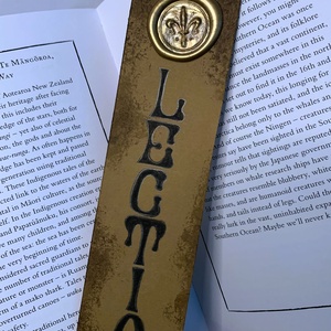 Semn de carte LECTIO � sigiliu auriu si efect patinat - Artynos.ro