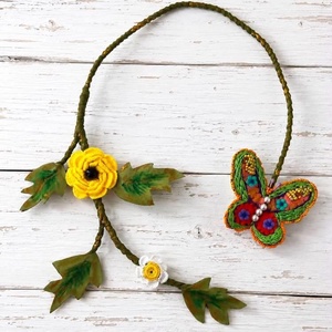 Colier cu fluture - bijuterii - coliere - chockere - Artynos.ro