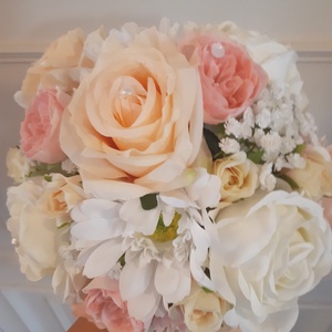 Buchet de mireasă sau buchet de aruncat - accesorii nuntă - buchet mireasă  - Artynos.ro